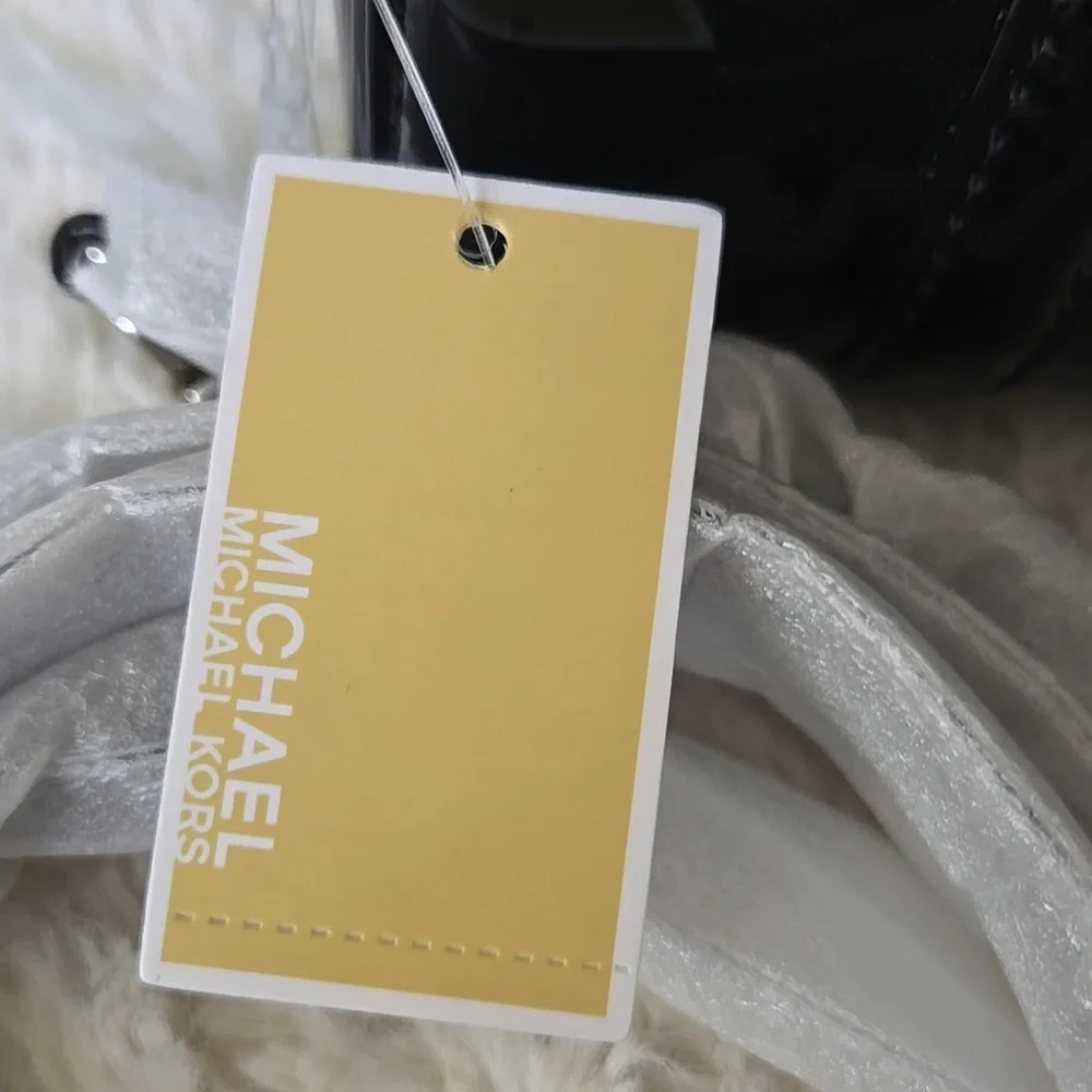 Michael Kors Mini Black Patent Leather Satchel with MK Emblem - Picture 2 of 6